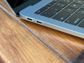 Apple MacBook Pro 13" Mid 2017 - 3