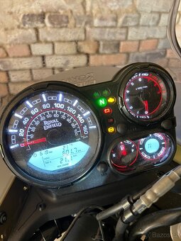 Royal Enfield Himalayan 411 - Téměř Nová -Barva - Dune Brown - 3