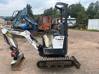 Minibagr Bobcat E10z - 3