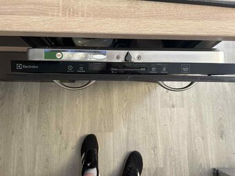 Vestavná myčka Electrolux v záruce - 3