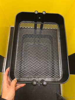 Pojízdný černý vozík - 3