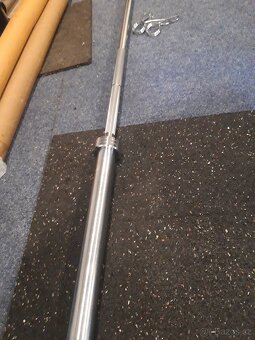 Deadlift bar olympijská osa 220cm 50mm - 3
