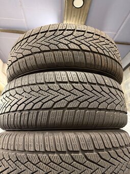 prodám zimní 205/55/16 Semperit - 3