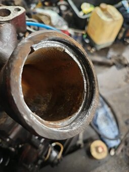 Prodám vodní potrubí Zetor Major - 3