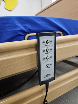 Elektrické polohovací lůžko pro nemocné - 3