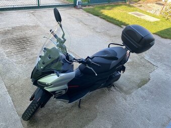 Aprilia SR GT 200 SPORT - 3