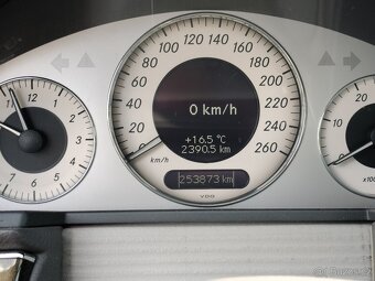 Mercedes E 220 cdi - 3