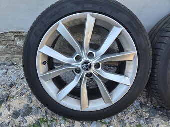 5x112 8JR18ET44 Škoda Modus 235/45/R18 - 3