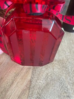 Victoria’s Secret Bombshell nový parfém - 3