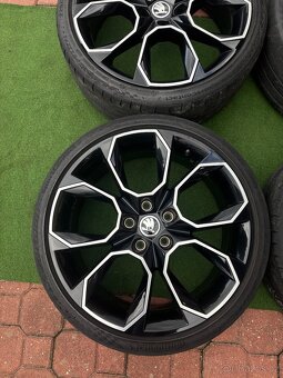 5x112 R19 Extreme Octavia Vrs - 3