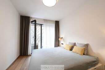 Pronájem prostorného, světlého 2+kk 56m2, terasa 10m2, garáž - 3