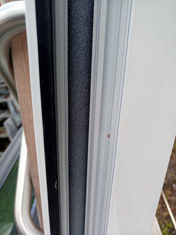 Prosklená vchodová stěna. - 3