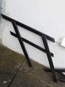 Dřevěné zábradlí ke schodišti. Masivní - 3