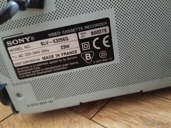 VHS přehrávač SONY - 3