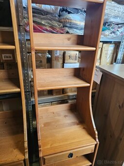 Knihovna - skříňka IKEA LEKSVIK - 3