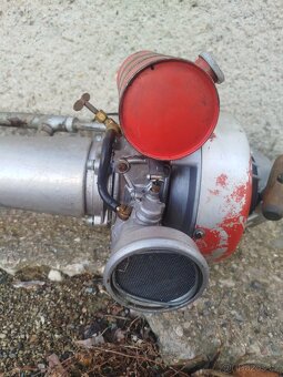 Křovinořez Companion 4L - 3