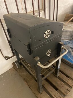 Gril na dřevěné uhlí - 3