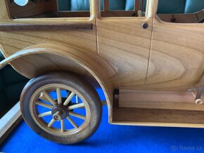 Model auta ze dřeva - 3