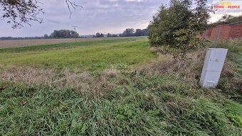 Prodej stavebního pozemku ve Cvrčovicích - 3