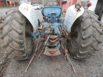 Traktor Fordson - 3