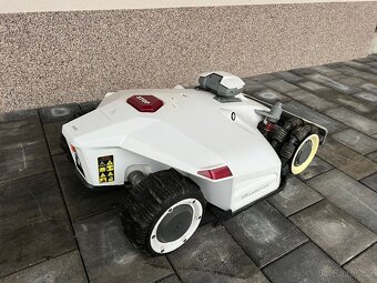 Mammotion Luba AWD 3000 model 2024 - 3