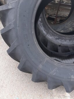 Prodám nové pneu 18,4-30-12pr Mitas. - 3