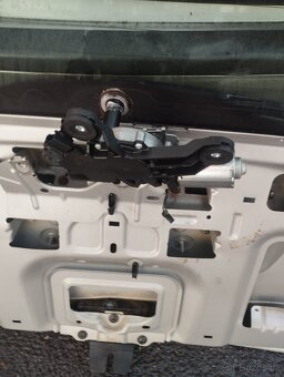 Páté dveře Ford Focus 2 rok.2007 - 3