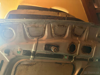 Kapota BMW5 E28 original - 3