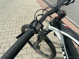 Trailový karbonový ebike Fantic XTF 1.5 Carbon - 3