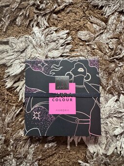 Avon - Paletka očních stínů Ultra - 6,3g - 3