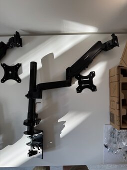 Držáky na monitor AlzaErgo (VESA 75x75, 100x100 - 3