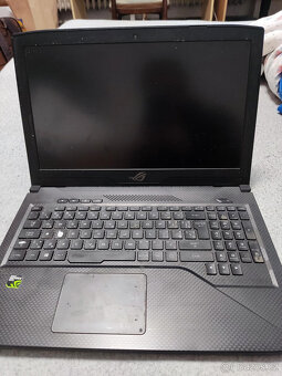 Asus ROG Strix na díly - 3