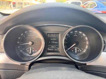Škoda Superb 2 kombi, 2.0 TDI DSG , 2012, 103 kW - 3