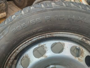 Prodám zimní 205/55 R16 - 3