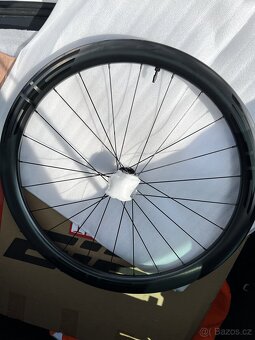 silnicni kolo Focus Izalco Race Carbon 2020 - 3