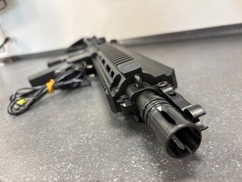 Airsoftova pistole HK 416 6mm včetně nabíječky - 3