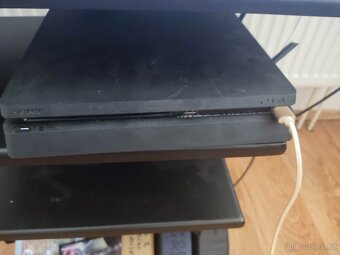 Prodám PlayStation 4 1T - 3