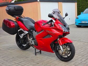 Honda VFR 800, 3xkufr, LeoVince laděné výfuky - 3