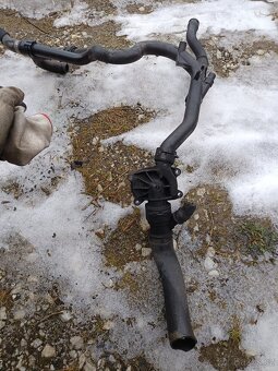 BMW E39 525d ,530d -trubka vody s vodní pumpou - 3