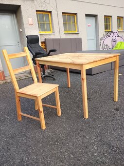 Stůl a 3 židle Ikea - 3