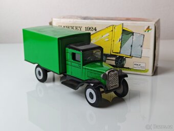 Staré plechové autíčko - 3