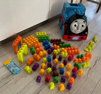 Mašinka Tomáš + kostky Mega Block - 3