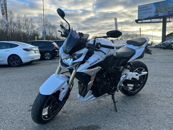 Suzuki GSR 750 2014 - 3