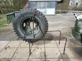 Prodám držák rezervy k hydraulicke ruce HR3001 praga V3S - 3