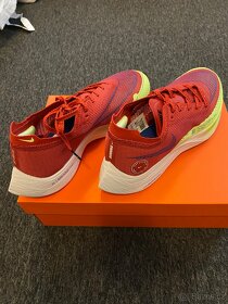 Běžecké boty   Nike ZoomX Vaporfly % 2   vel. 41 - 3