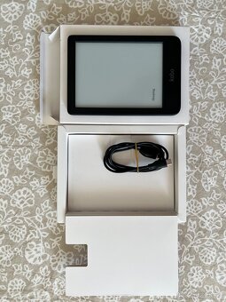 Ereader Čtečka Kobo Clara BW 16GB usb-c Carta 1300 HD - 3