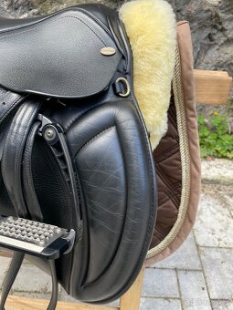 UNIVERZALNI SEDLO EURORIDING TOPAS POSEDLI 17 KOMORA 3 DO “U - 3