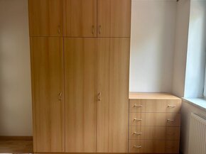 Šatní skříň s komodou - 3