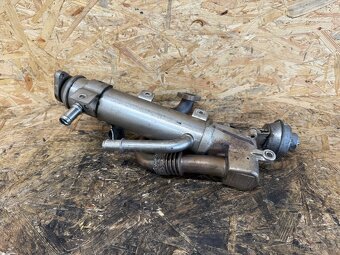 CHLADIČ EGR 2.0 TDI 125KW CAHA 03L131512AB - 3