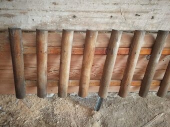Dřevěný malý plot pro ohraničení záhonů, d 330 cm - 3